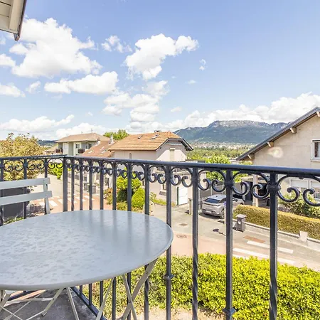 Le Balcon آنسي